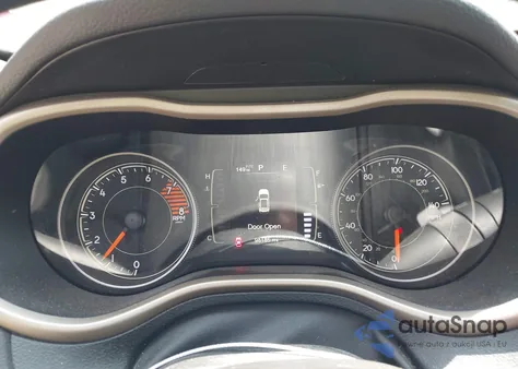 2017 Jeep Cherokee Latitude 4X4 from USA, damaged, VIN 1C4PJMCS2HW615674